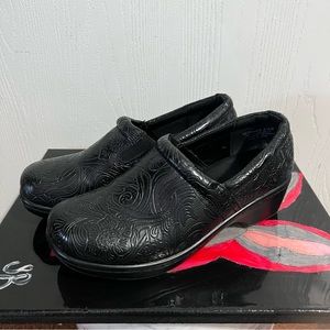 Black Nursing Shoes